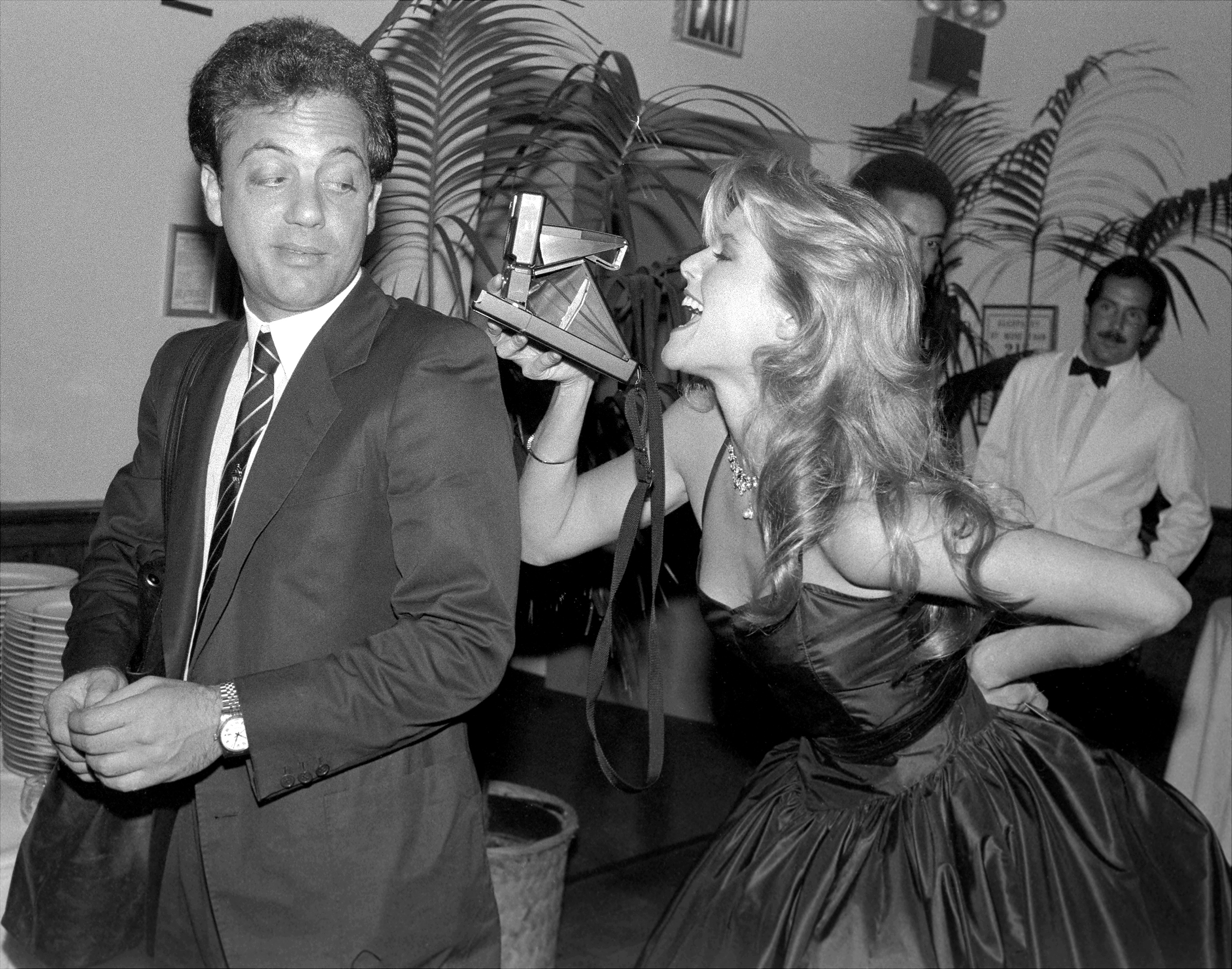 Billy Joel, crooning sweet nothings in model Ch