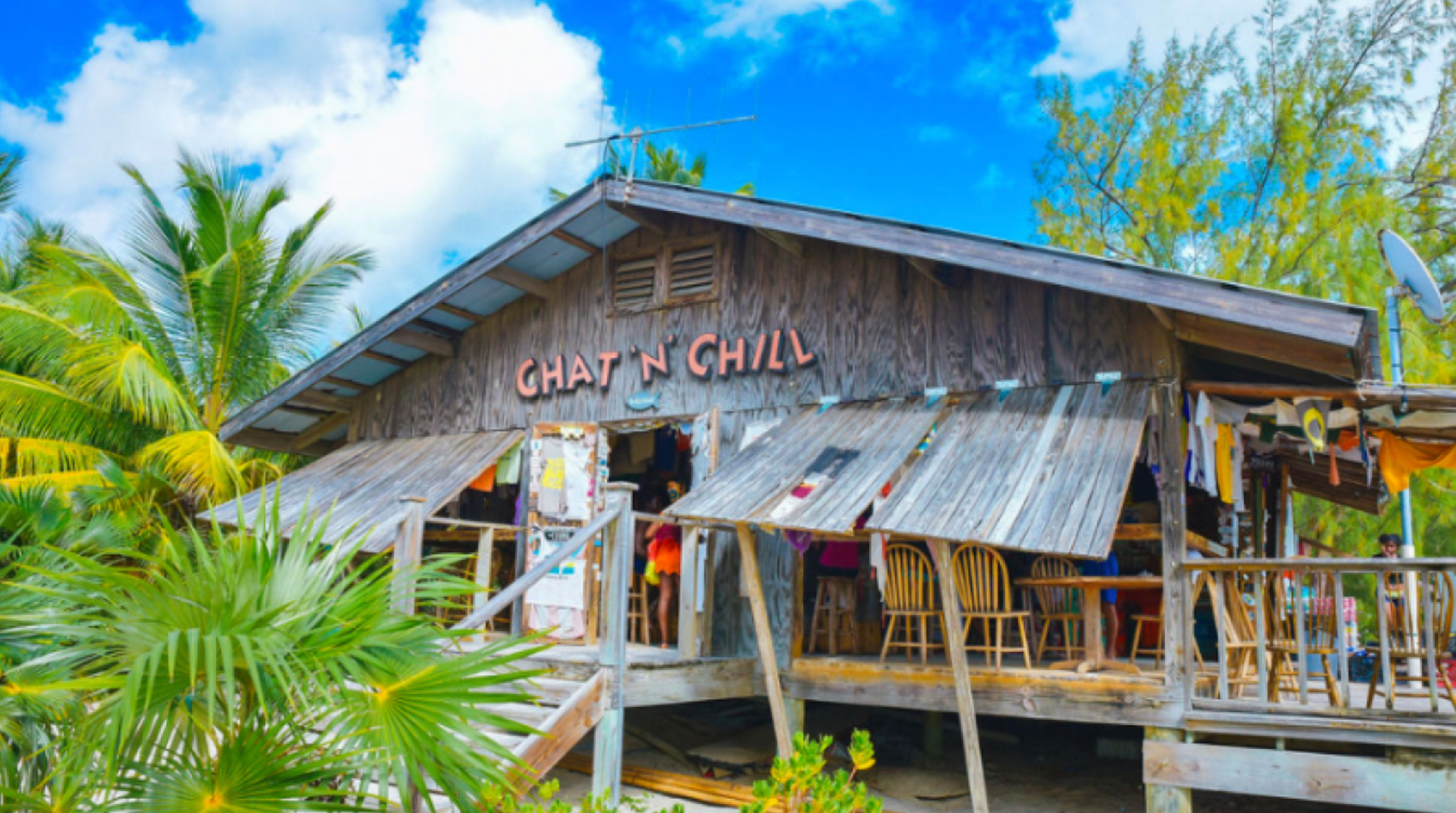 Beach bar ambiance at Sandy Island